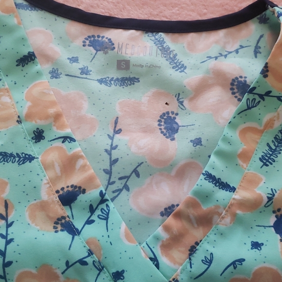 MedCouture Scrub Top - Picture 2 of 4